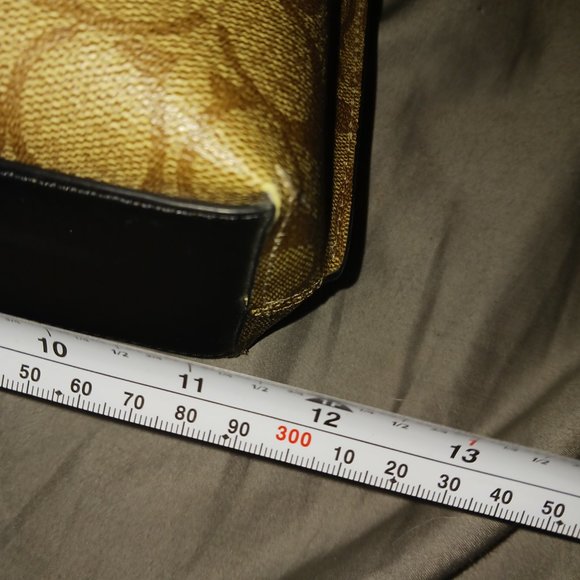 Like-New COACH Shoulder Bag - Picture 4 of 16